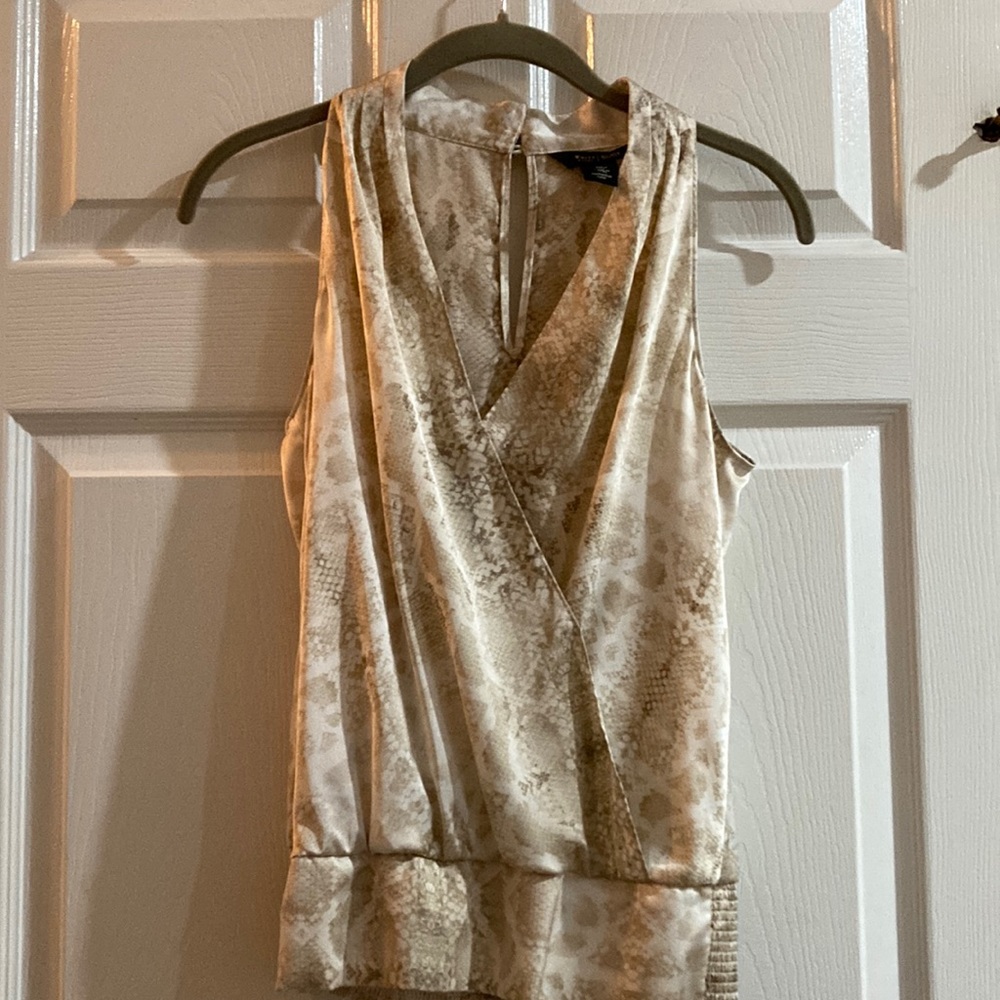 Snakeskin print White House/Black Market sleeveless blouse size XS